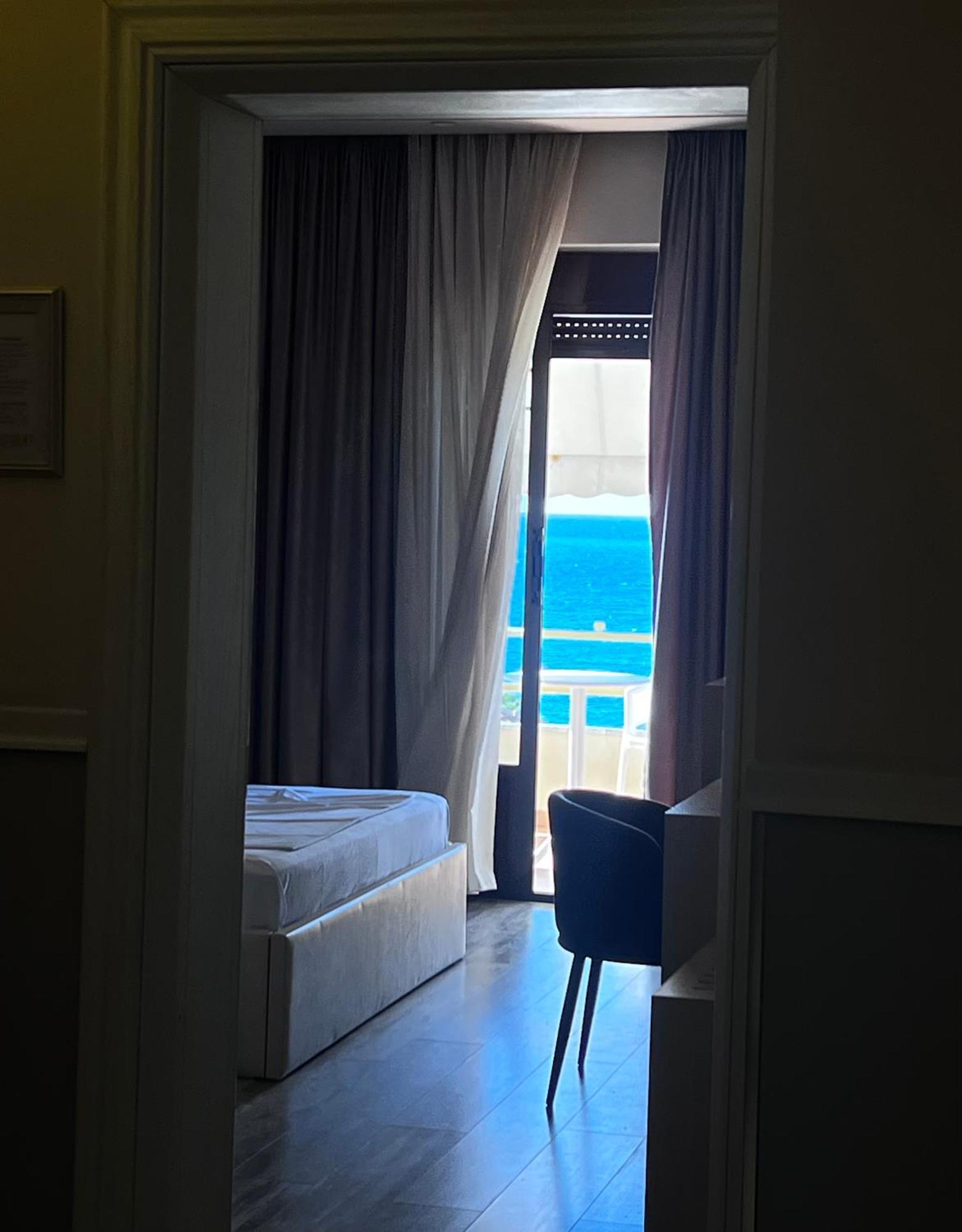 Hotel Lungomare Vlore Luaran gambar